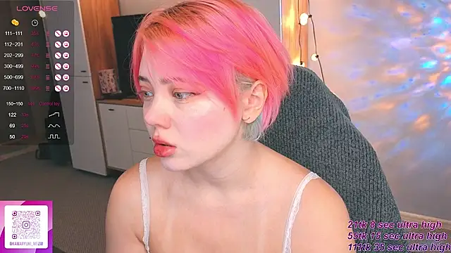 Snapshot of __KawaiiYuki__ chatting on 09/28/25, 04:51   KawaiiYuki   online show from 09/28/25, 04:51