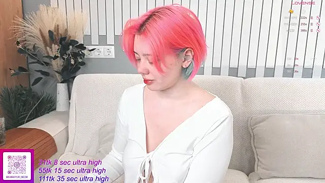   KawaiiYuki   online show from 11/30/25, 07:23