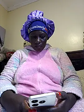 Snapshot of Poisonous_Ivy chatting on 04/04/26, 07:00 Poisonous Ivy online show from 04/04/26, 07:00