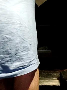 Snapshot of mikostriper chatting on 11/29/25, 02:47 mikostriper online show from 11/29/25, 02:47