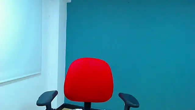 Snapshot of danna-_roouss chatting on 02/03/26, 02:53 danna- roouss online show from 02/03/26, 02:53