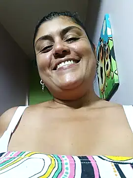 Snapshot of AlyDenalioficial chatting on 01/19/25, 05:28 AlyDenalioficial online show from 01/19/25, 05:28