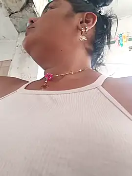 Snapshot of AlyDenalioficial chatting on 03/05/25, 08:10 AlyDenalioficial online show from 03/05/25, 08:10