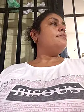 Snapshot of AlyDenalioficial chatting on 11/20/25, 09:58 AlyDenalioficial online show from 11/20/25, 09:58