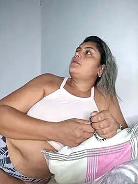 Snapshot of AlyDenalioficial chatting on 02/05/26, 03:05 AlyDenalioficial online show from 02/05/26, 03:05