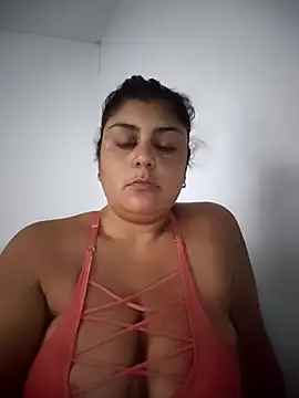 Snapshot of AlyDenalioficial chatting on 05/05/26, 01:41 AlyDenalioficial online show from 05/05/26, 01:41