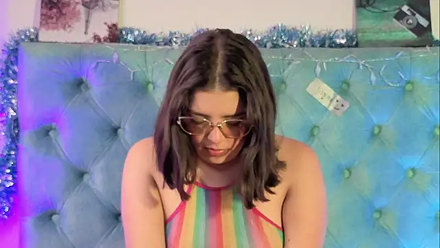 Paola Lyon  online show from 12/22/25, 12:35