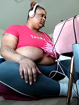 Snapshot of NaughtyHottieBBW chatting on 09/10/25, 10:54 NaughtyHottieBBW online show from 09/10/25, 10:54