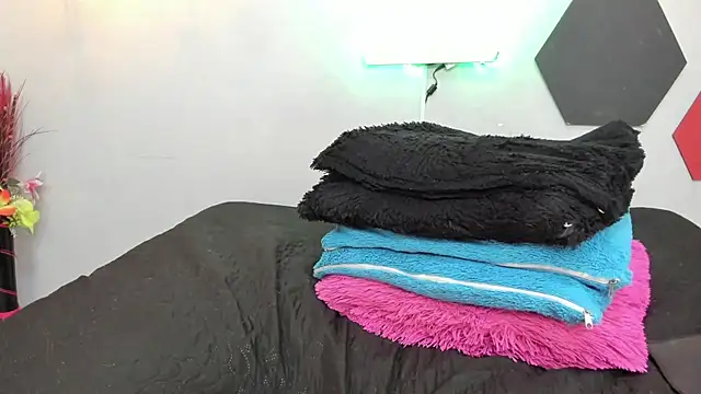 martinaclark online show from 02/12/25, 07:23