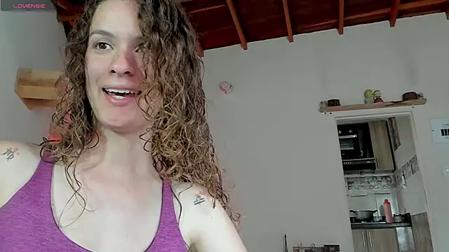 Snapshot of Rainbow_leia chatting on 04/03/26, 07:34 Rainbow leia online show from 04/03/26, 07:34