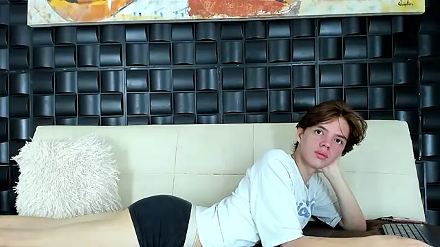 daniel hot03 online show from 03/20/25, 02:10