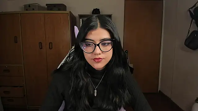 Snapshot of valerie__skyy chatting on 01/21/25, 02:54 valerie skyy online show from 01/21/25, 02:54