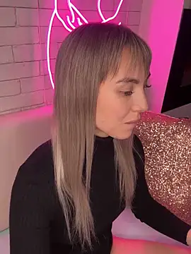 MiaMinx online show from 12/28/24, 02:22