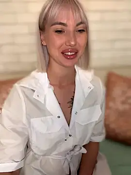 MiaMinx online show from 10/15/25, 11:49