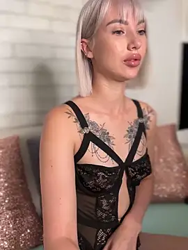 MiaMinx online show from 10/16/25, 10:55