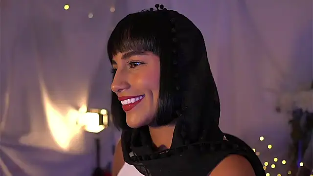 Snapshot of JulietaWinona chatting on 12/05/24, 10:23 JulietaWinona online show from 12/05/24, 10:23