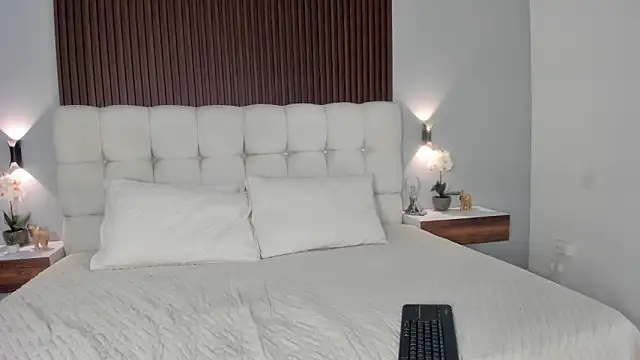 Snapshot of sofi_potter_ chatting on 03/07/26, 09:23 sofi potter online show from 03/07/26, 09:23