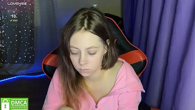 Snapshot of Natural_babe666 chatting on 11/26/25, 10:44 Natural babe666 online show from 11/26/25, 10:44