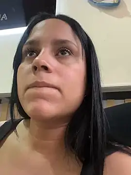 pamela anderson  online show from 12/23/24, 10:23