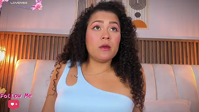 Ashleyy23x online show from 06/25/26, 07:29