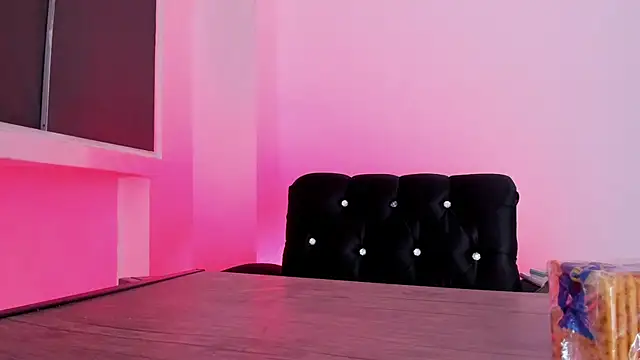 Mialenox online show from 02/21/25, 01:33