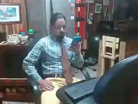 Snapshot of Dr_Pocholate84 chatting on 01/07/25, 02:51 Dr Pocholate84 online show from 01/07/25, 02:51