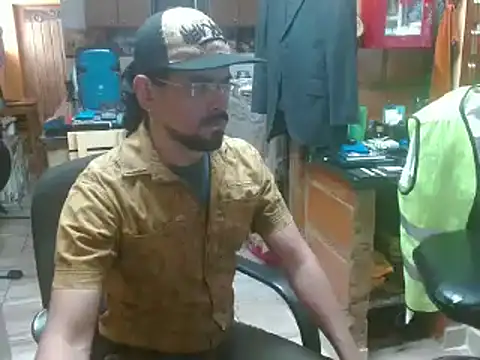 Snapshot of Dr_Pocholate84 chatting on 01/09/25, 05:54 Dr Pocholate84 online show from 01/09/25, 05:54