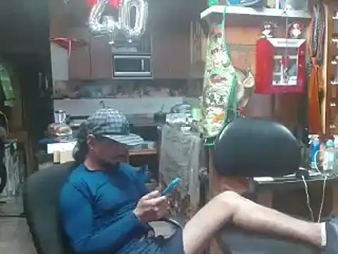 Snapshot of Dr_Pocholate84 chatting on 01/13/25, 01:56 Dr Pocholate84 online show from 01/13/25, 01:56