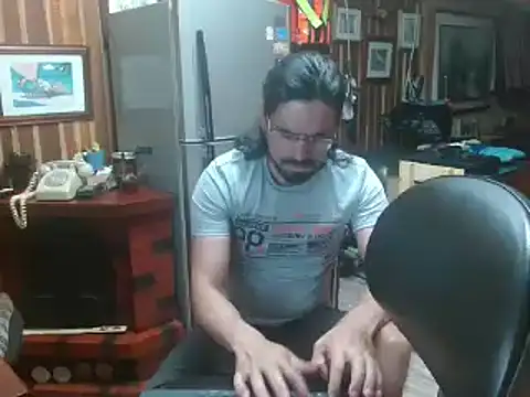 Snapshot of Dr_Pocholate84 chatting on 01/21/25, 02:22 Dr Pocholate84 online show from 01/21/25, 02:22