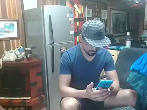 Snapshot of Dr_Pocholate84 chatting on 01/22/25, 12:59 Dr Pocholate84 online show from 01/22/25, 12:59