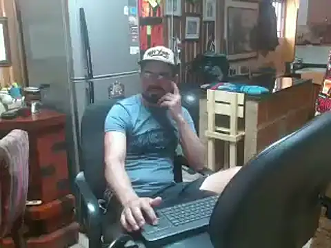 Snapshot of Dr_Pocholate84 chatting on 01/22/25, 05:59 Dr Pocholate84 online show from 01/22/25, 05:59