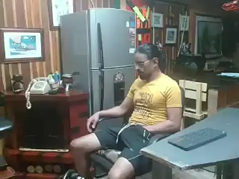 Snapshot of Dr_Pocholate84 chatting on 01/28/25, 02:53 Dr Pocholate84 online show from 01/28/25, 02:53