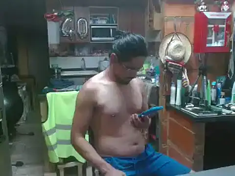 Snapshot of Dr_Pocholate84 chatting on 01/31/25, 03:30 Dr Pocholate84 online show from 01/31/25, 03:30