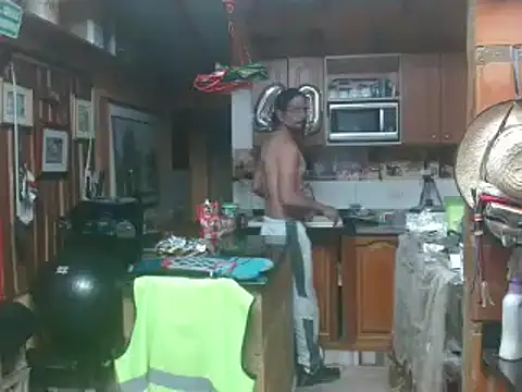 Snapshot of Dr_Pocholate84 chatting on 02/01/25, 02:26 Dr Pocholate84 online show from 02/01/25, 02:26