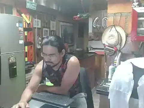 Snapshot of Dr_Pocholate84 chatting on 02/03/25, 04:46 Dr Pocholate84 online show from 02/03/25, 04:46