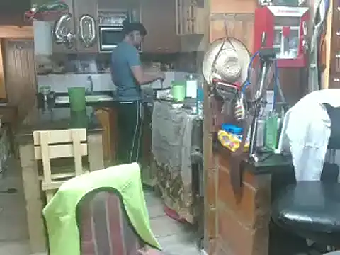 Snapshot of Dr_Pocholate84 chatting on 02/14/25, 06:51 Dr Pocholate84 online show from 02/14/25, 06:51