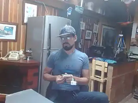 Snapshot of Dr_Pocholate84 chatting on 03/02/25, 06:37 Dr Pocholate84 online show from 03/02/25, 06:37