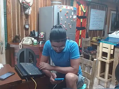 Snapshot of Dr_Pocholate84 chatting on 10/08/25, 04:37 Dr Pocholate84 online show from 10/08/25, 04:37