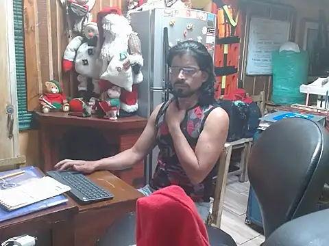 Snapshot of Dr_Pocholate84 chatting on 12/21/25, 11:45 Dr Pocholate84 online show from 12/21/25, 11:45