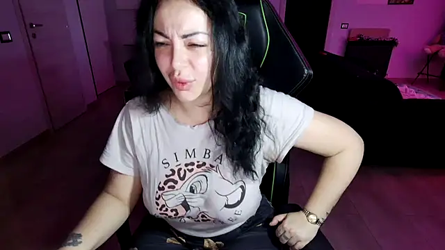 Snapshot of Chloe_Ricci chatting on 03/21/25, 05:11 Chloe Ricci online show from 03/21/25, 05:11