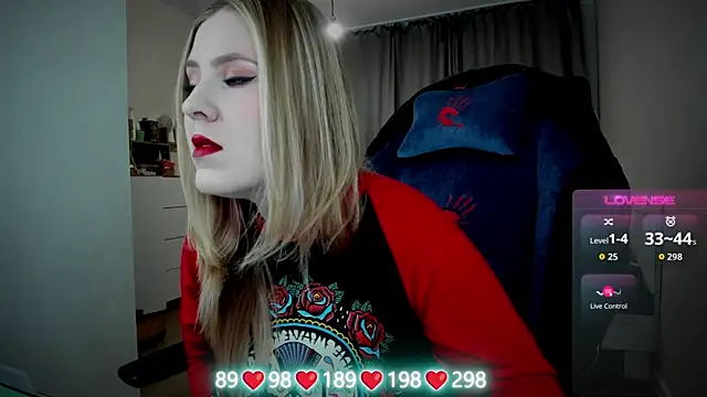 Olivia Munk online show from 10/03/25, 04:53