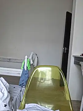 Kamdollie online show from 12/23/25, 07:28