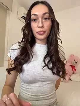 MichelleFerry  online show from 04/27/26, 04:32
