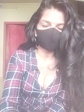 Snapshot of Shuttii_25 chatting on 02/28/26, 04:02 Shuttii 25 online show from 02/28/26, 04:02