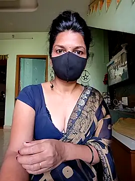 Snapshot of Shuttii_25 chatting on 03/23/26, 04:49 Shuttii 25 online show from 03/23/26, 04:49