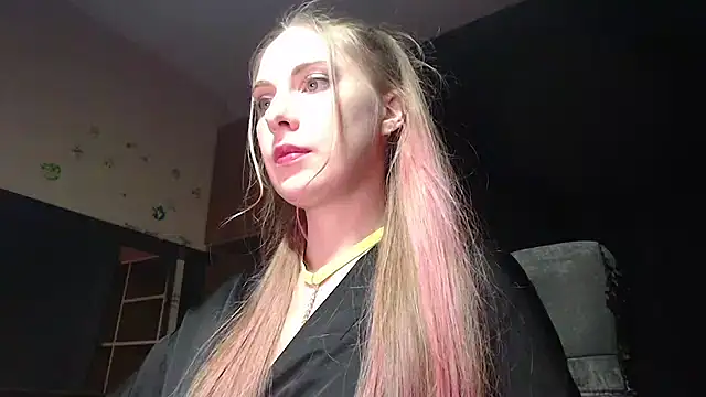 Snapshot of Aqualen chatting on 03/06/26, 04:25 Aqualen online show from 03/06/26, 04:25