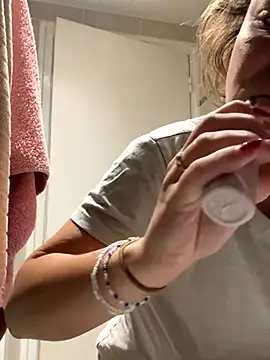 Snapshot of BabyNila chatting on 09/27/25, 07:57 BabyNila online show from 09/27/25, 07:57