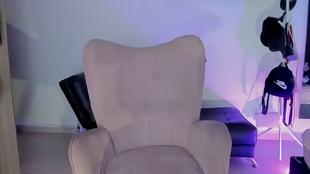 Snapshot of selene_king2 chatting on 10/04/25, 01:09 selene king2 online show from 10/04/25, 01:09