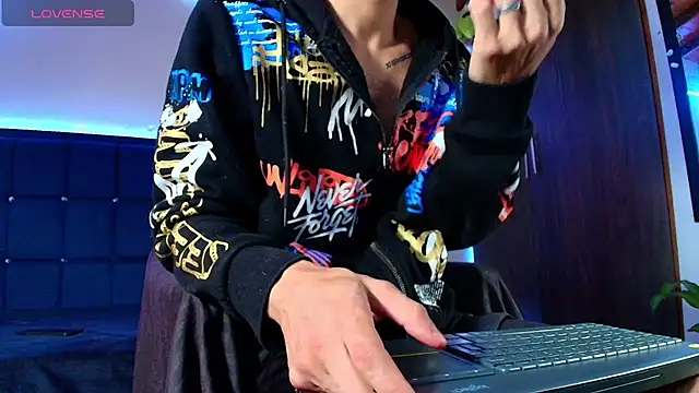 kuzzcoo online show from 09/29/25, 01:05