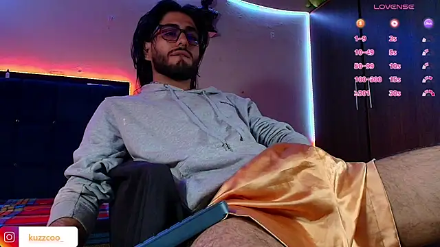 Snapshot of kuzzcoo chatting on 02/19/26, 01:51 kuzzcoo online show from 02/19/26, 01:51